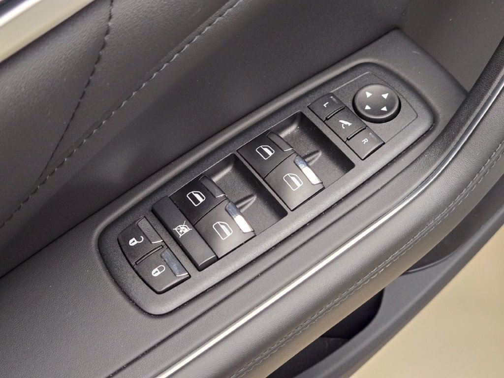 Certified 2023 Maserati Levante Modena AWD/4WD image 32