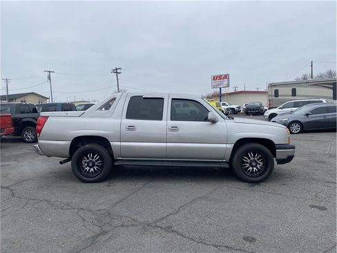 Used 2004 Chevrolet Avalanche 2WD image 4