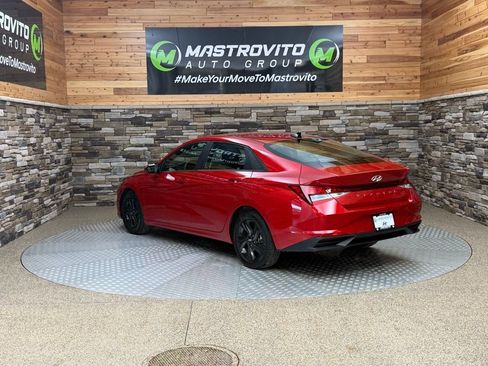 Certified 2023 Hyundai Elantra SEL w/ Preferred Accessory Package image 6