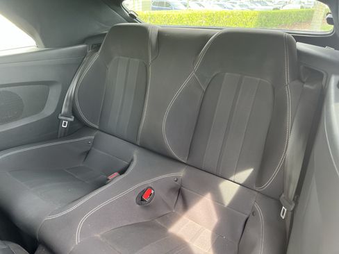 Used 2021 Ford Mustang Convertible RWD image 33
