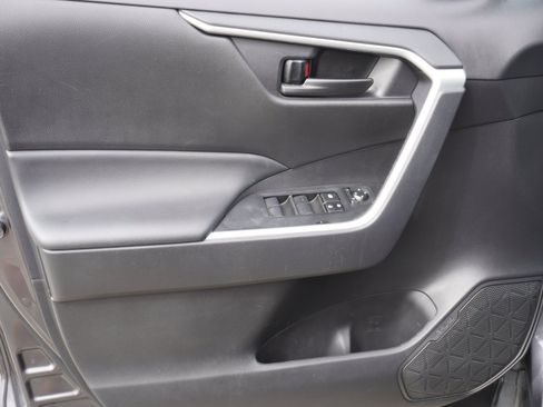 Used 2024 Toyota RAV4 LE AWD/4WD image 17