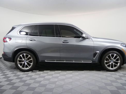 Certified 2025 BMW X5 sDrive40i RWD image 2