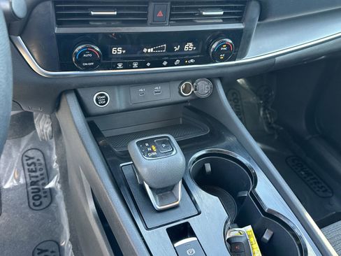 Certified 2023 Nissan Rogue SV FWD image 25