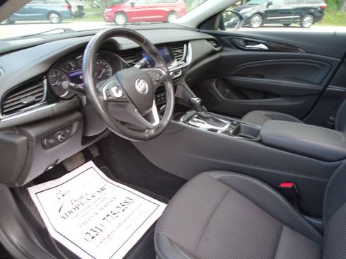 Used 2019 Buick Regal Preferred w/ Driver Confidence Package I FWD image 12