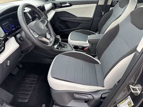 Certified 2025 Volkswagen Taos S image 5
