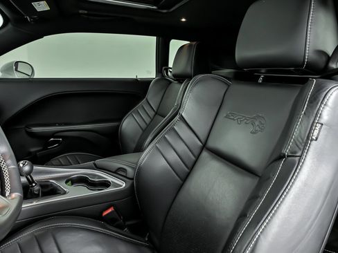 Used 2017 Dodge Challenger SRT Hellcat image 22