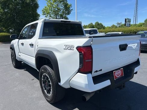 Used 2024 Toyota Tacoma TRD Off-Road AWD/4WD image 11