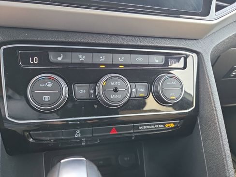 Used 2023 Volkswagen Atlas Cross Sport SE w/ Black Wheel Package AWD/4WD image 28