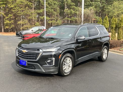 Used 2023 Chevrolet Traverse LT image 6