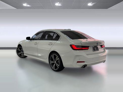 Used 2024 BMW 330i Sedan w/ Convenience Package RWD image 3