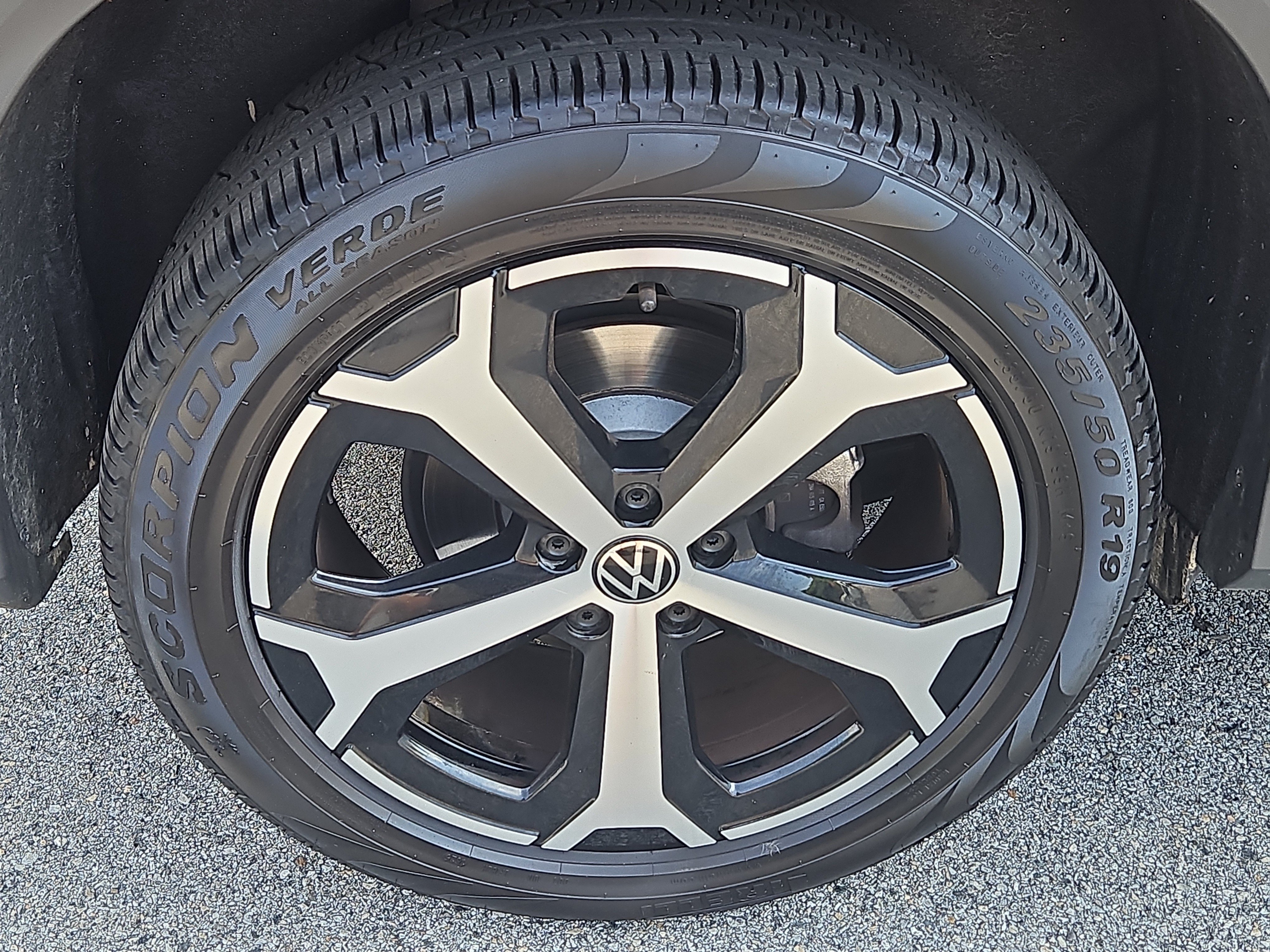 Used 2026 Volkswagen Tiguan SE AWD/4WD image 27