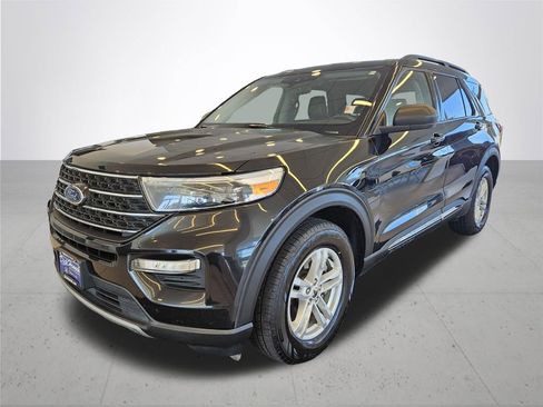 Used 2024 Ford Explorer XLT w/ Equipment Group 202A AWD/4WD image 2