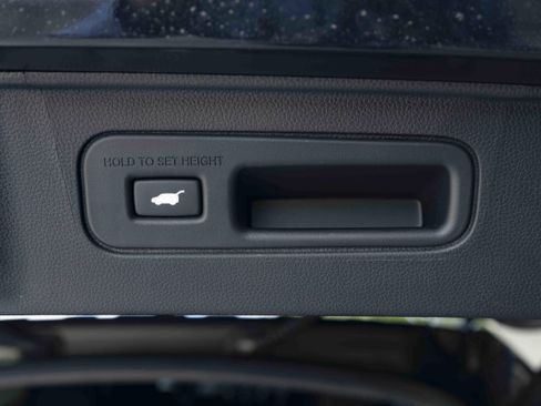 Used 2025 Honda Pilot TrailSport image 47