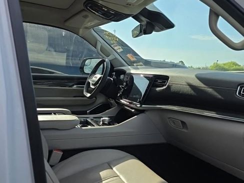 Used 2022 Jeep Wagoneer Series II w/ Premium Group I RWD image 5