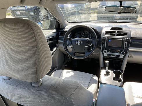 Used 2012 Toyota Camry LE FWD image 16