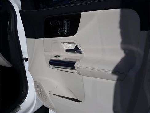 New 2026 Mercedes-Benz GLA 250 4MATIC image 13