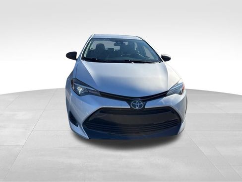 Used 2018 Toyota Corolla LE image 3
