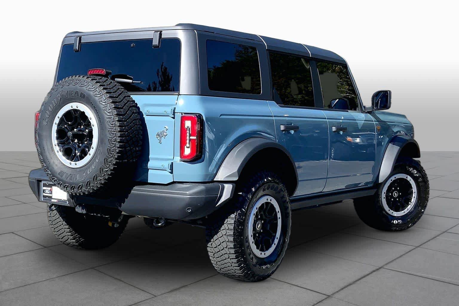 Used 2023 Ford Bronco Badlands w/ Sasquatch Package AWD/4WD image 13