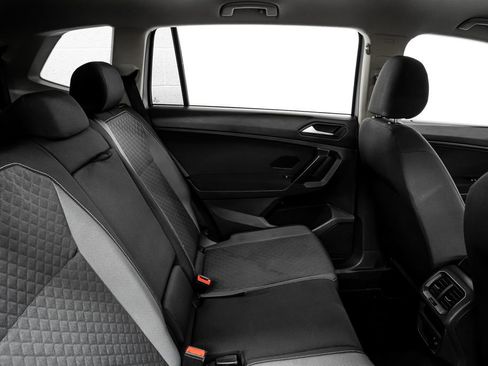 Used 2021 Volkswagen Tiguan S image 33