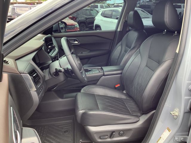Used 2022 Nissan Rogue Platinum w/ Head-Up Display Package FWD image 8