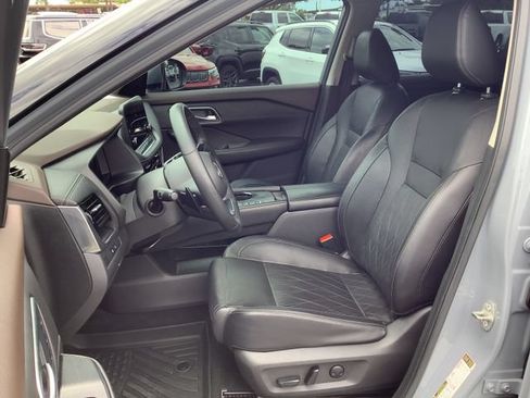 Used 2022 Nissan Rogue Platinum w/ Head-Up Display Package FWD image 8