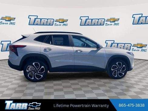 New 2026 Chevrolet Trax RS w/ Sunroof Package FWD image 9