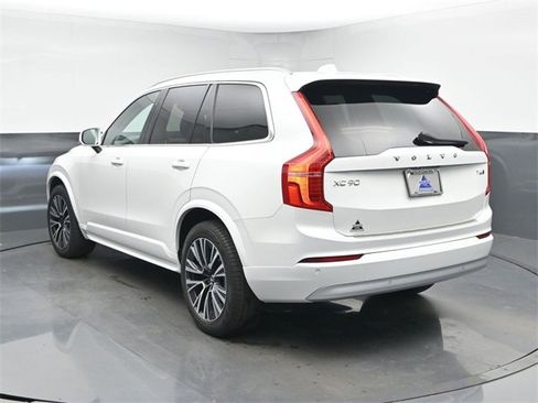 Used 2022 Volvo XC90 T6 Momentum w/ Advanced Package image 6