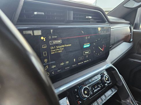 Used 2024 GMC Sierra 2500 Denali w/ Denali Reserve Package image 17