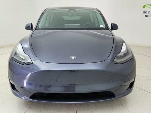 Used 2023 Tesla Model Y Performance image 2