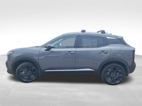 New 2026 Nissan Kicks SR AWD/4WD image 4