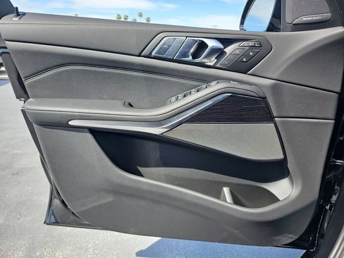 New 2026 BMW X7 M60i image 29