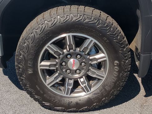 Used 2025 GMC Sierra 1500 AT4 image 10