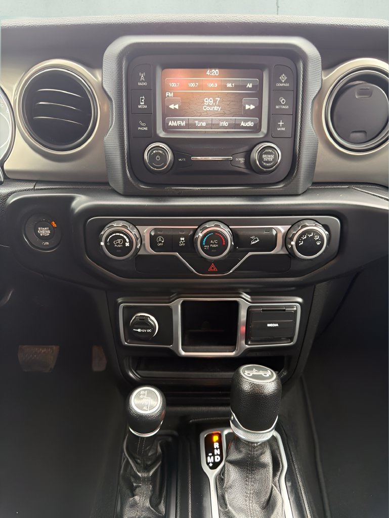 Used 2018 Jeep Wrangler Unlimited Sport AWD/4WD image 23