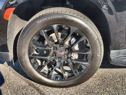 Used 2023 GMC Yukon XL SLT w/ SLT Premium Package image 34