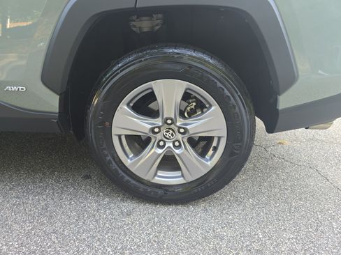 Used 2023 Toyota RAV4 XLE AWD/4WD image 30
