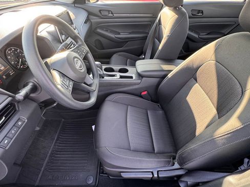 Certified 2025 Nissan Altima 2.5 S image 11