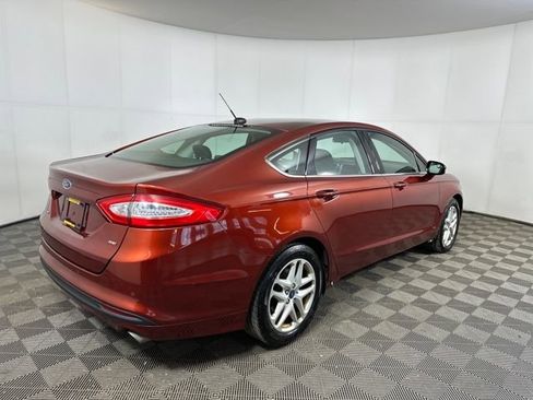 Used 2014 Ford Fusion SE image 3