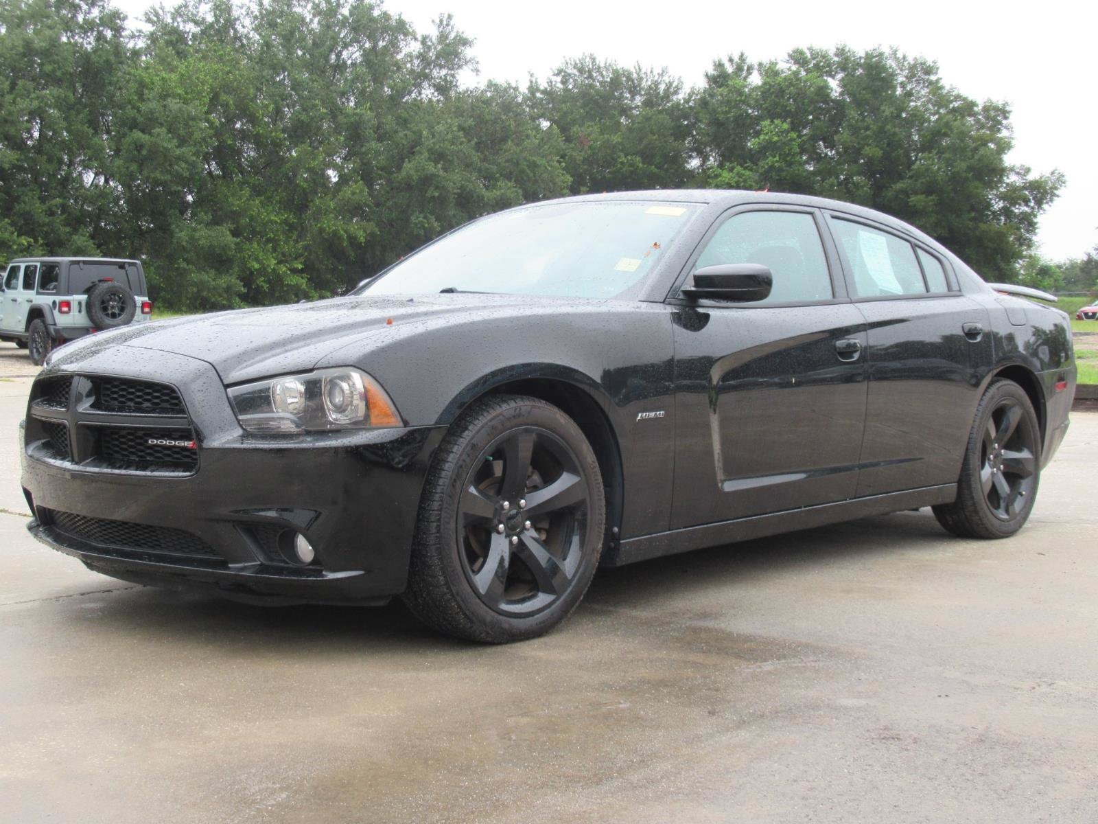 Used 2014 Dodge Charger R/T RWD image 2
