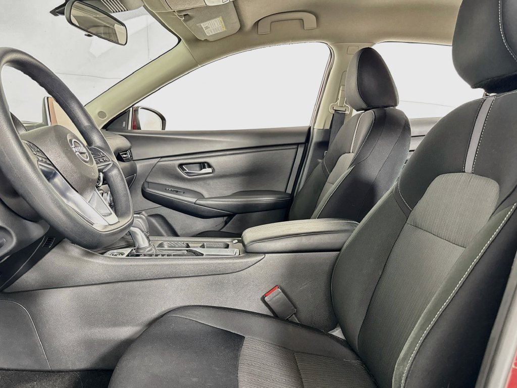 Used 2025 Nissan Sentra SV FWD image 29
