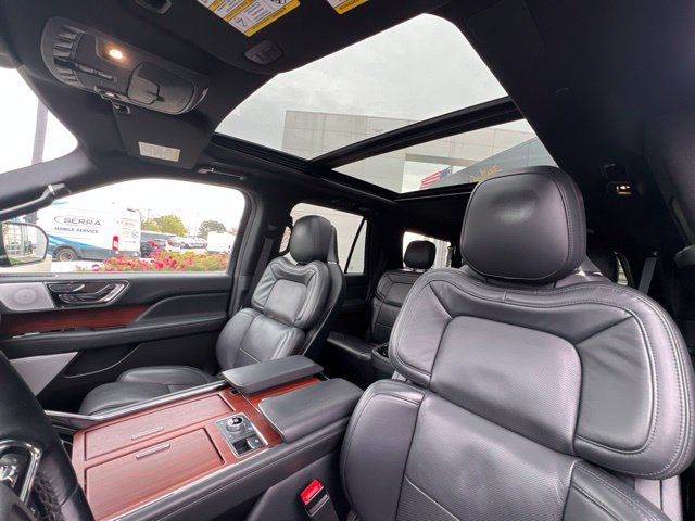 Used 2024 Lincoln Navigator L Reserve AWD/4WD image 24