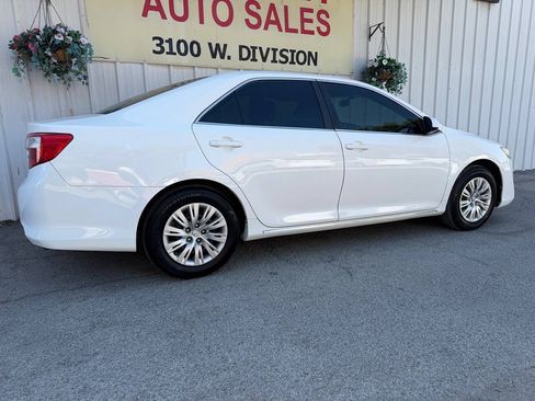 Used 2014 Toyota Camry LE FWD image 3