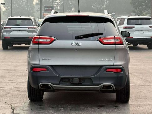 Used 2016 Jeep Cherokee Limited w/ Luxury Group AWD/4WD image 8