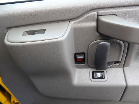 Used 2021 GMC Savana 3500 Extended w/ Power Convenience Package image 25