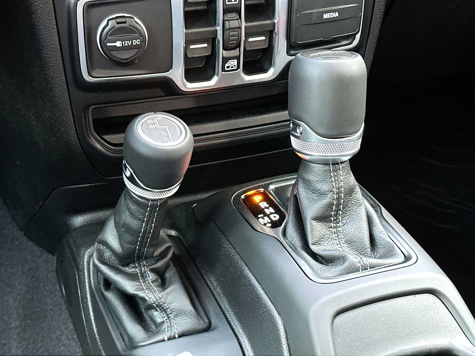 New 2026 Jeep Gladiator Sport AWD/4WD image 21