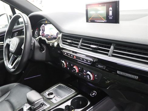 Used 2018 Audi Q7 3.0T Premium Plus AWD/4WD image 34