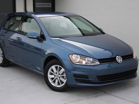 Used 2015 Volkswagen Golf S image 4