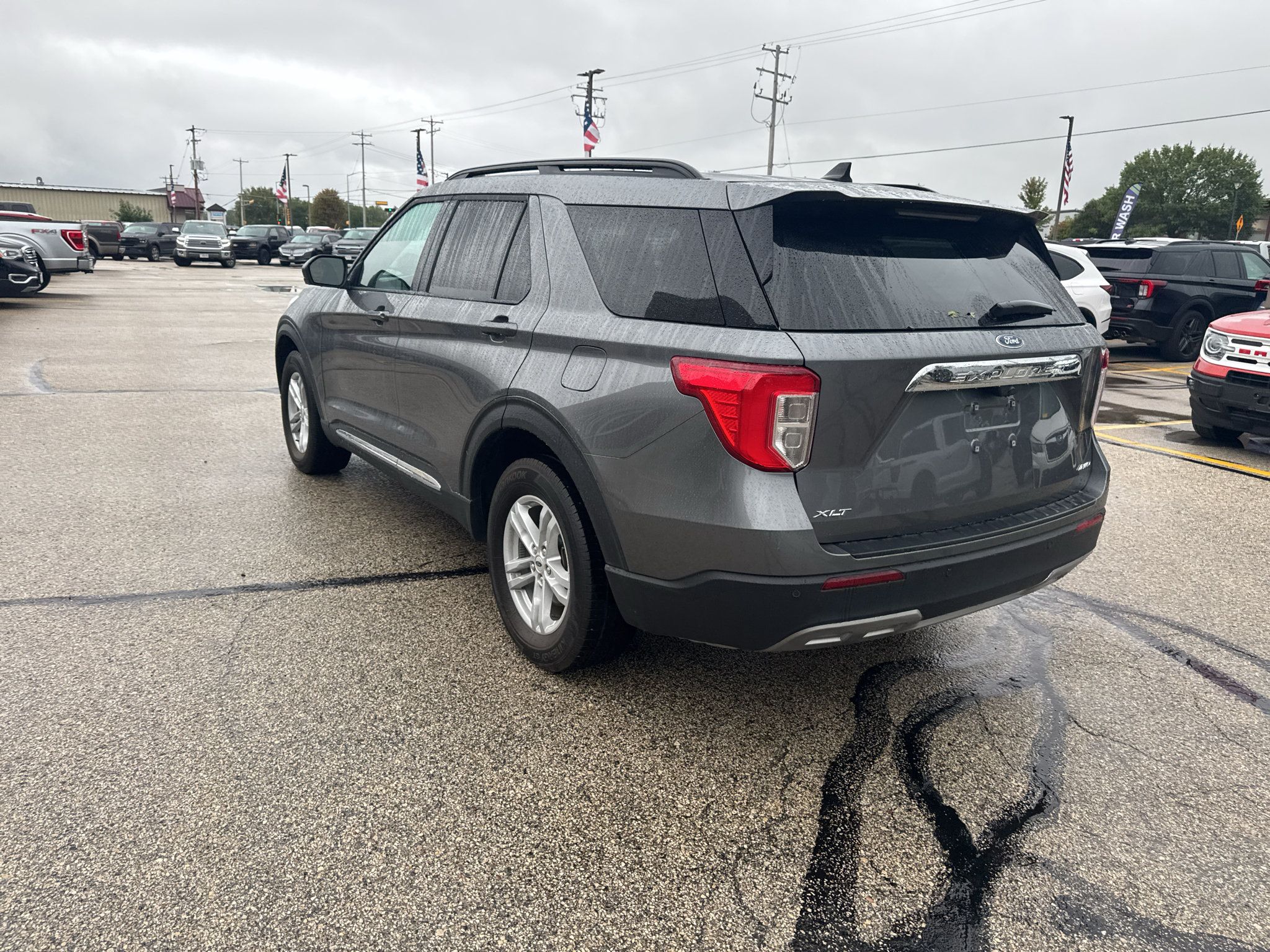 Used 2024 Ford Explorer XLT w/ Equipment Group 202A AWD/4WD image 8