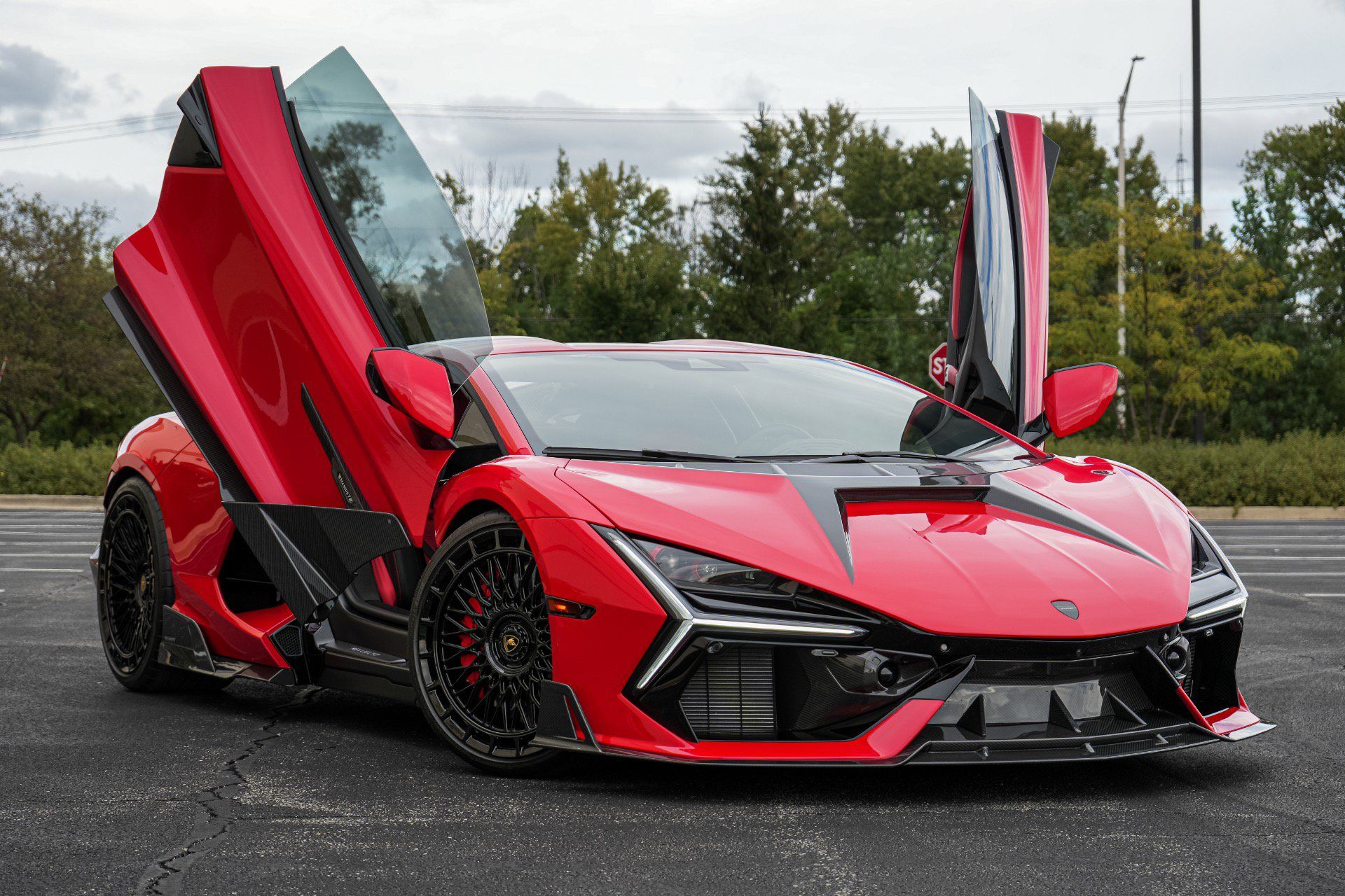 Used 2025 Lamborghini Revuelto AWD/4WD image 2
