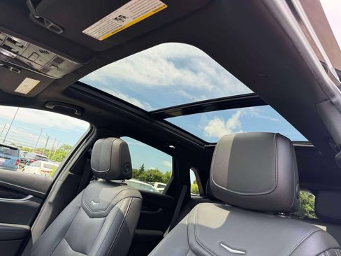 Used 2021 Cadillac XT5 Premium Luxury AWD/4WD image 21