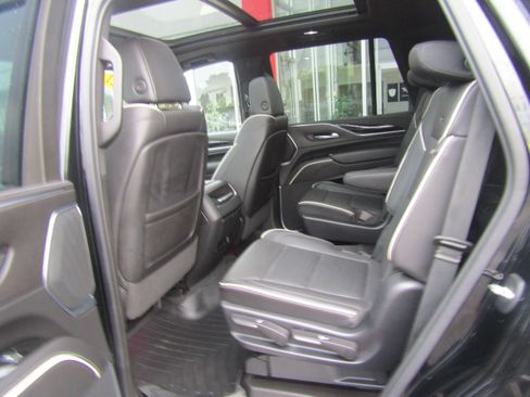 Used 2021 Cadillac Escalade Sport w/ Heavy-Duty Trailer Package AWD/4WD image 15